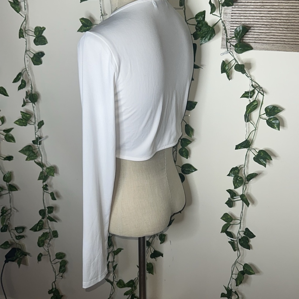 Just Quella White O-Ring Longsleeve Crop Top - Picture 3 of 5